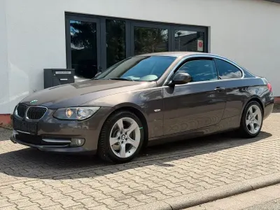 Gebraucht BMW 325 Comfort Edition 218 PS (160 kW) 2011 Braun Coupé