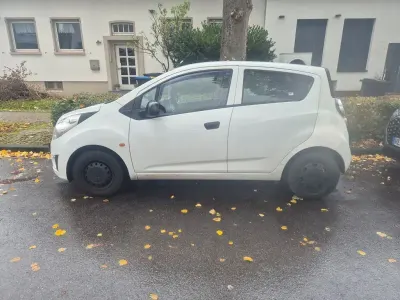 Gebraucht Chevrolet Spark 68 PS (50 kW) 2011 Weiß Kleinwagen