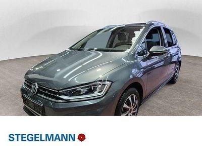 Grau Gebraucht 2019 VW Golf Sportsvan Highline Van / Kleinbus | 18.290 € (Fairer Preis)