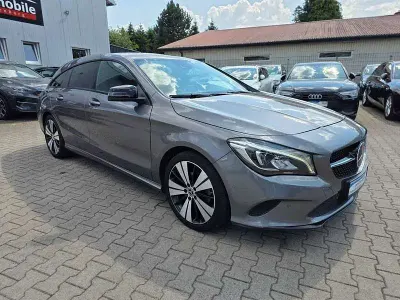 Gebraucht Mercedes CLA200 Shooting Brake Urban 136 PS (100 kW) 2018 Grau Kombi