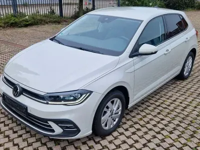 Używany VW Polo Style 90 KM (66 kW) 2022 Szary Hatchback