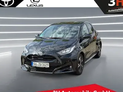 Gebraucht Toyota Yaris Hybrid Comfort 116 PS (85 kW) 2025 Schwarz Limousine