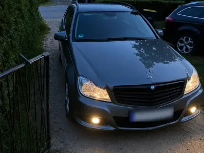 Gebraucht Mercedes C200 136 PS (100 kW) 2011 Grau Kombi