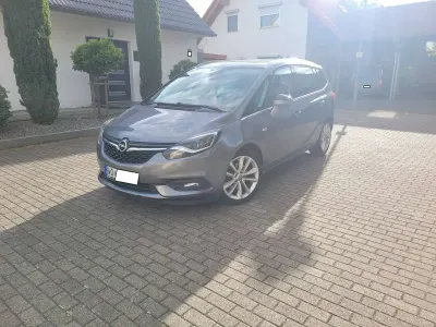 Gebraucht Opel Zafira Business Innovation 140 PS (102 kW) 2017 Grau Van / Kleinbus