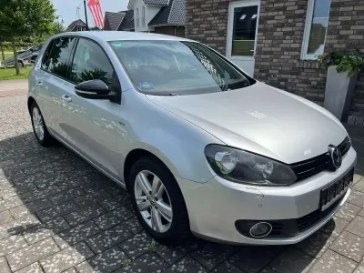 Gebraucht VW Golf VII Match 105 PS (77 kW) 2012 Silber Limousine