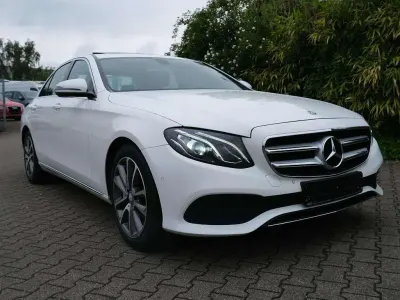 Gebraucht Mercedes E220 Avantgarde 194 PS (142 kW) 2016 Polarweiss  unilack Limousine