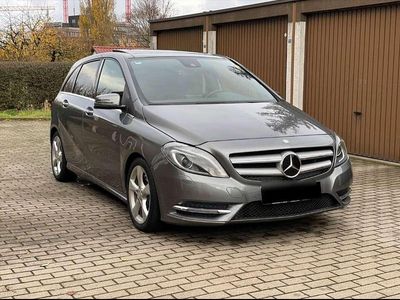 Gebraucht Mercedes B220 170 PS (125 kW) 2014 Grau Van / Kleinbus