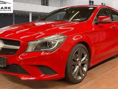 Gebraucht Mercedes CLA200 Shooting Brake 156 PS (114 kW) 2015 Rot Kombi
