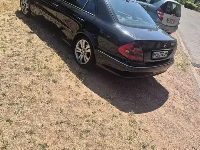 Gebraucht Mercedes E220 Avantgarde 150 PS (110 kW) 2002 Limousine