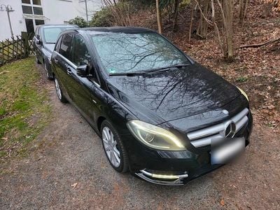 Gebraucht Mercedes B200 136 PS (100 kW) 2012 Schwarz Van / Kleinbus