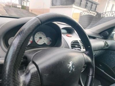 Gebraucht Peugeot 206 88 PS (64 kW) 2005 Silber Kleinwagen