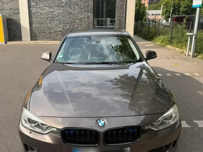 Gebraucht BMW 320 184 PS (135 kW) 2014 Braun Limousine