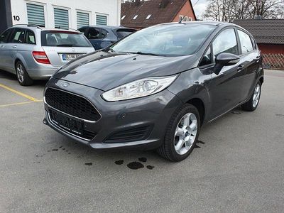 Gebraucht Ford Fiesta Trend 80 PS (58 kW) 2016 Grau Kleinwagen