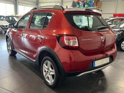 Gebraucht Dacia Sandero Stepway 90 PS (66 kW) 2016 Rot Limousine
