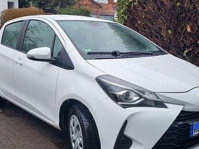 Gebraucht Toyota Yaris Comfort 72 PS (52 kW) 2020 Weiß Kleinwagen