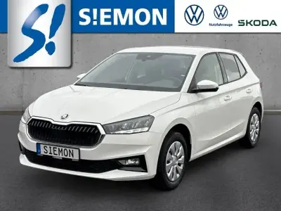Neu Skoda Fabia Essence 80 PS (58 kW) 2025 Schwarz Kleinwagen