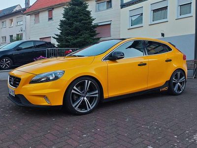 Gebraucht Volvo V40 R-Design 190 PS (139 kW) 2015 Gelb Kombi
