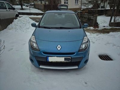 Blau Gebraucht 2011 Renault Clio II Expression Limousine | 3.500 € (Fairer Preis)