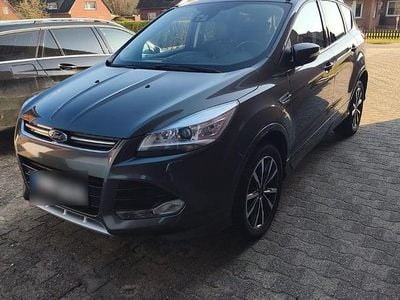 Gebraucht Ford Kuga Titanium 180 PS (132 kW) 2016 Grau SUV