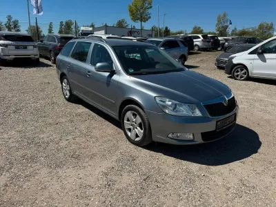 Gebraucht Skoda Octavia 140 PS (102 kW) 2012 Grau Kombi