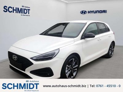 Weiss Gebraucht 2024 Hyundai i30 Advantage Limousine | 23.990 € (Fairer Preis)