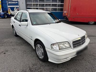 Usata Mercedes C220 Classic 125 CV (91 kW) 1999 Bianco Berlina