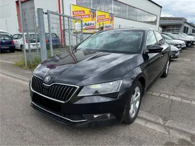Gebraucht Skoda Superb Ambition 150 PS (110 kW) 2018 Schwarz Limousine