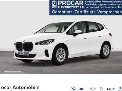 Weiß Gebraucht 2022 BMW 225 Active Tourer Van / Kleinbus | 27.420 € (Fairer Preis)