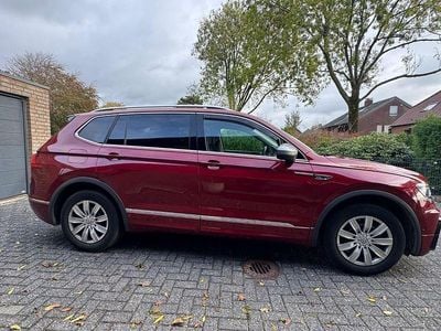 Gebraucht VW Tiguan Allspace Comfortline 150 PS (110 kW) 2018 Rot SUV