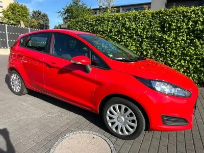 Second-hand Ford Fiesta Trend 60 CP (44 kW) 2014 Roșu Hatchback