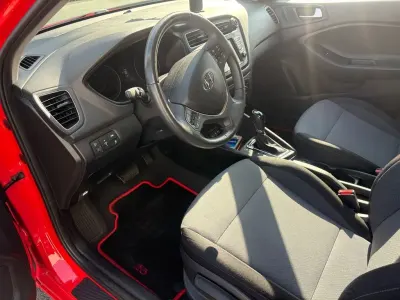 Gebraucht Hyundai i20 YES! 101 PS (74 kW) 2020 Rot Kleinwagen