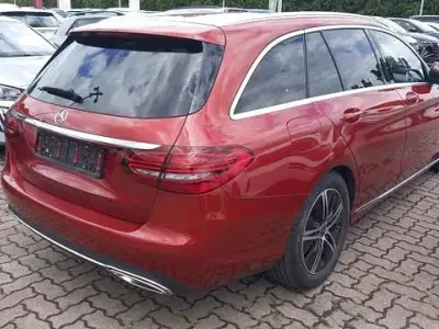 Gebraucht Mercedes C300 Avantgarde 258 PS (189 kW) 2020 Hyazinth rot metallic hyazinth rot metallic Limousine