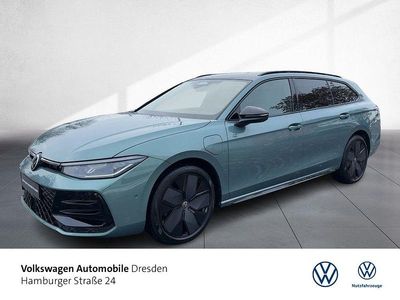 Nouă VW Passat R-line 272 CP (200 kW) 2026 Verde Break