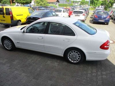 Mercedes E200