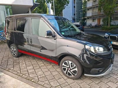 Usata Fiat Doblò Trekking 120 CV (88 kW) 2022 Nero Monovolume