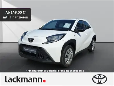 Gebraucht Toyota Aygo X X-play 72 PS (52 kW) 2024 Pure) white ii (weiss SUV