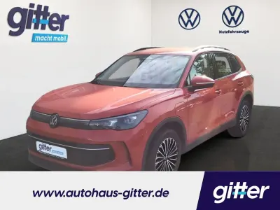 Gebraucht VW Tiguan IQ Drive 204 PS (150 kW) 2025 Persimmon red metallic SUV