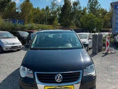 Gebraucht VW Touran Trendline 140 PS (102 kW) 2009 Schwarz Van / Kleinbus