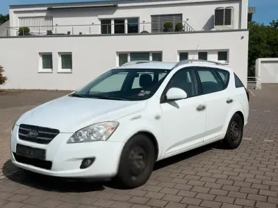 Gebraucht Kia Ceed 126 PS (92 kW) 2009 Weiß Kleinwagen