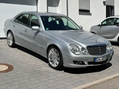 Gebraucht Mercedes E220 Elegance 170 PS (125 kW) 2008 Silber Limousine