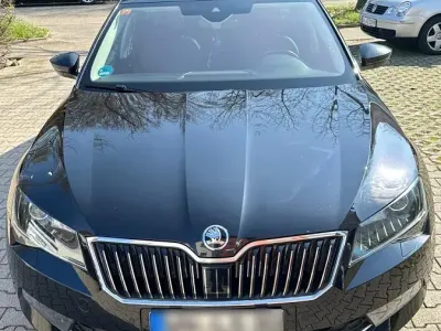 Gebraucht Skoda Superb 190 PS (139 kW) 2016 Schwarz Kombi