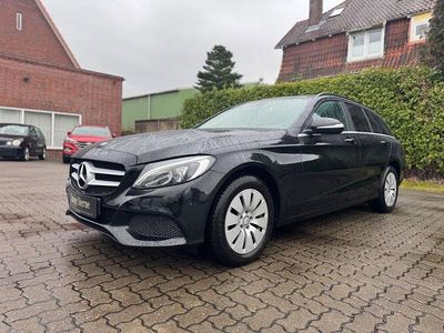 Gebraucht Mercedes C180 156 PS (114 kW) 2015 Schwarz Limousine