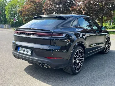 Gebraucht Porsche Cayenne S E-Hybrid 519 PS (381 kW) 2024 Schwarz SUV