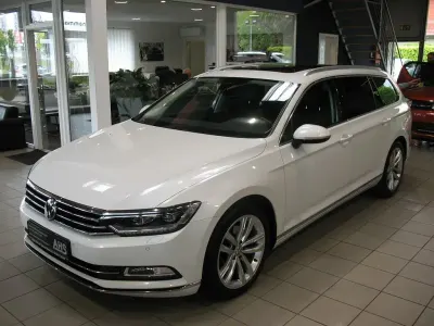 Używany VW Passat Highline 220 KM (161 kW) 2018 Biały Kombi