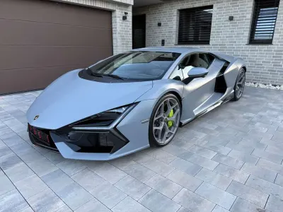 Gebraucht Lamborghini Revuelto 1016 PS (747 kW) 2024 Grau Coupé