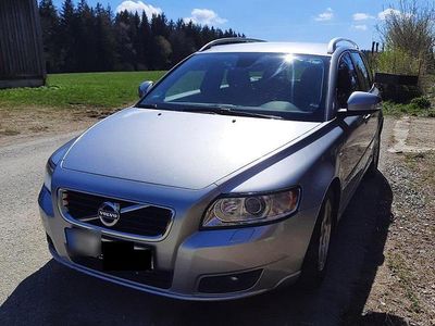 Gebraucht Volvo V50 Business Edition 114 PS (83 kW) 2011 Silber Kombi