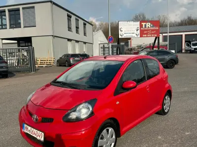 Gebraucht Toyota Aygo Cool 68 PS (50 kW) 2010 Rot Kleinwagen