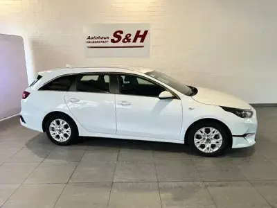 Gebraucht Kia Ceed Sportswagon Vision 160 PS (117 kW) 2023 Weiß Kombi