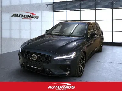 Gebraucht Volvo V60 Ultimate 197 PS (144 kW) 2024 Denim blue Kombi