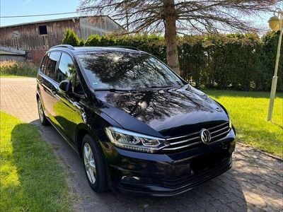 Gebraucht VW Touran 116 PS (85 kW) 2018 Schwarz Van / Kleinbus